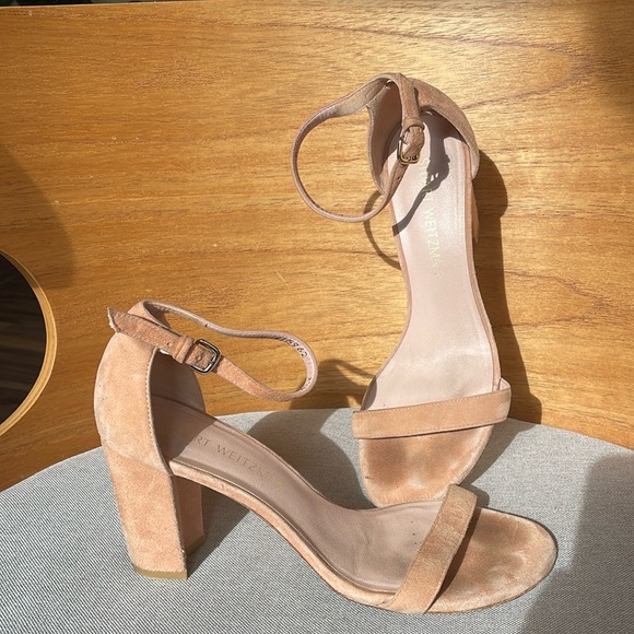 Stuart Weitzman Nearly Nude Dolce Suede Heels - Picture 2 of 11